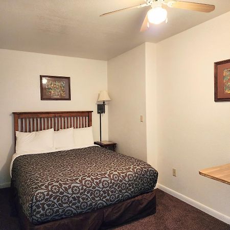 Canyon Motel Near Rocky Mountain National Park Hot Sulphur Springs Buitenkant foto