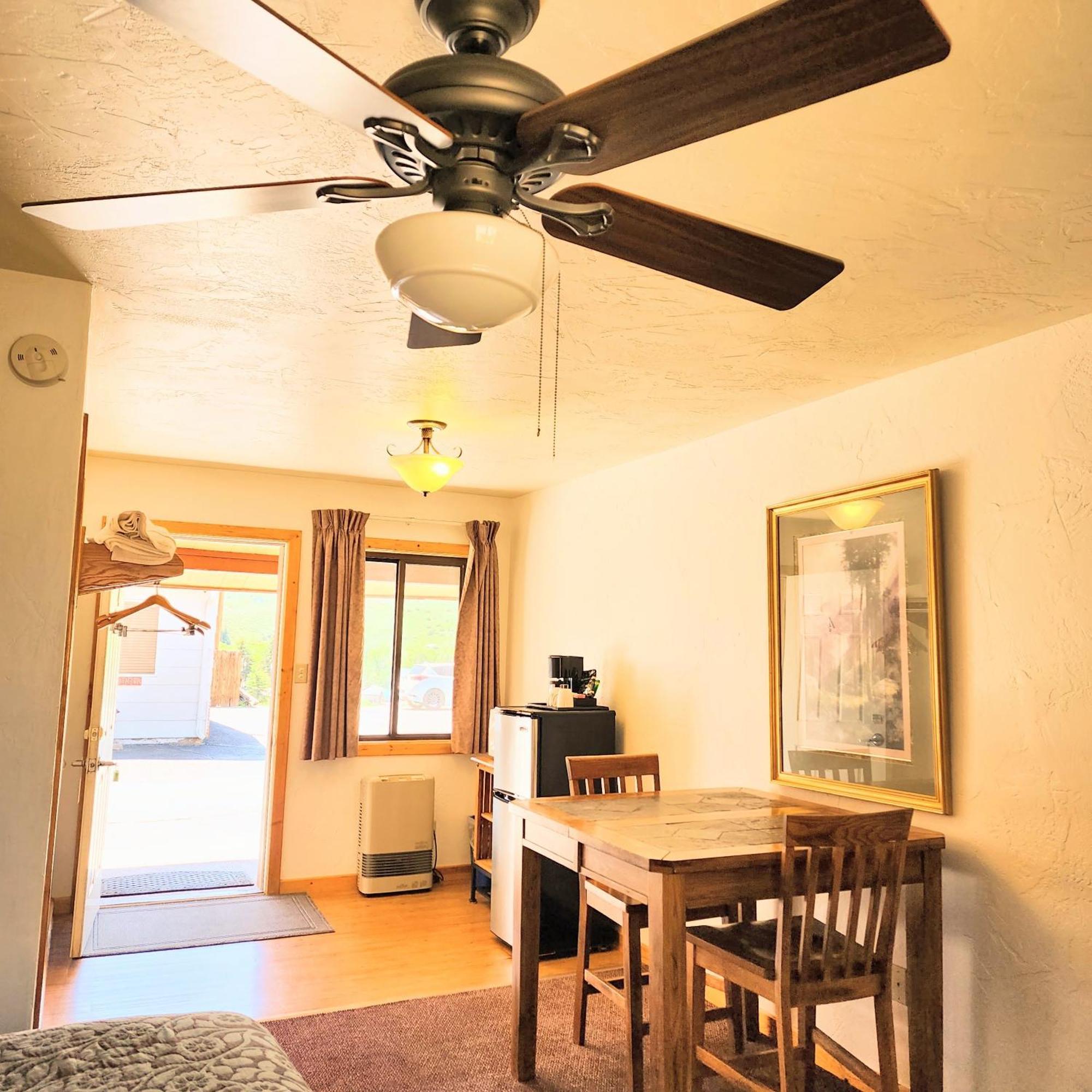 Canyon Motel Near Rocky Mountain National Park Hot Sulphur Springs Buitenkant foto